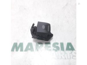 Used Parking brake switch Renault Grand Scénic III (JZ) 1.5 dCi 110 Price € 15,00 Margin scheme offered by Maresia Parts