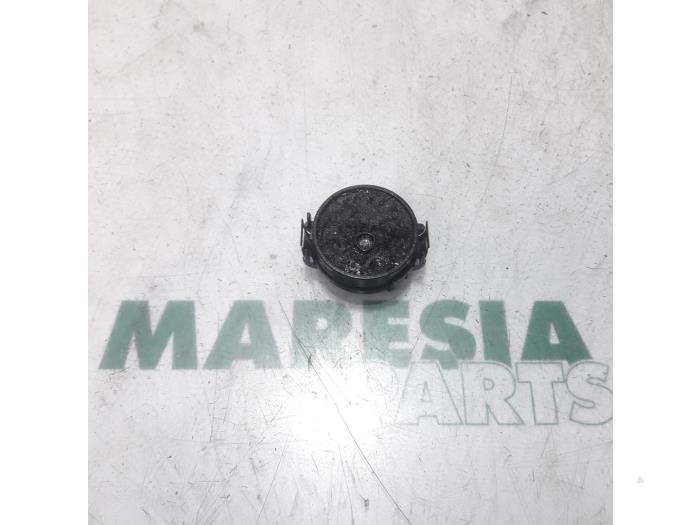 Begagnade Regnsensor Renault Grand Scénic III (JZ) 1.5 dCi 110 Pris € 15,00 Marginaltabell erbjuds av Maresia Parts
