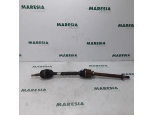 Used Front drive shaft, right Renault Grand Scénic III (JZ) 1.5 dCi 110 Price € 65,00 Margin scheme offered by Maresia Parts