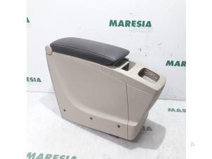 Used Armrest Renault Grand Scénic III (JZ) 1.5 dCi 110 Price € 157,50 Margin scheme offered by Maresia Parts