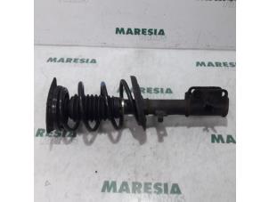 Used Front shock absorber rod, left Renault Laguna III Estate (KT) 2.0 16V Price € 70,00 Margin scheme offered by Maresia Parts
