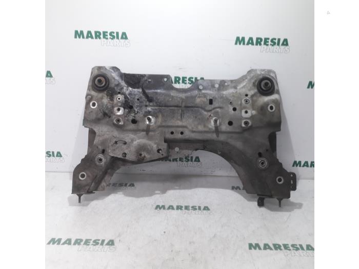 Usados Subchasis Renault Laguna III Estate (KT) 2.0 16V Precio € 70,00 Norma de margen ofrecido por Maresia Parts