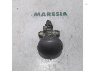 Usagé Sphère de suspension Citroen C6 (TD) 3.0 HDiF V6 24V Prix € 50,00 Règlement à la marge proposé par Maresia Parts
