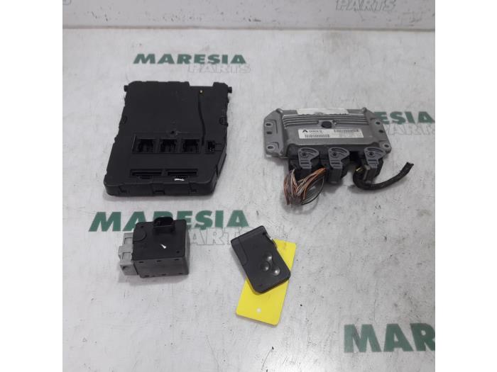 Used Engine management computer Renault Scénic II (JM) 1.6 16V Price € 265,00 Margin scheme offered by Maresia Parts
