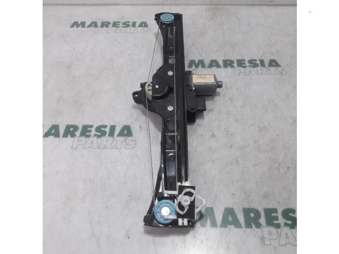 Mechanizm szyby prawej przedniej wersja 2-drzwiowa z Fiat Fiorino (225) 1.3 JTD 16V Multijet 2015