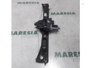 Used Window mechanism 2-door, front right Fiat Fiorino (225) 1.3 JTD 16V Multijet Price € 60,50 Inclusive VAT offered by Maresia Parts