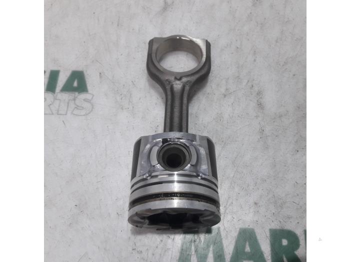 Begagnade Kolv Peugeot Partner (GC/GF/GG/GJ/GK) 1.6 HDI 75 16V Pris € 50,00 Marginaltabell erbjuds av Maresia Parts