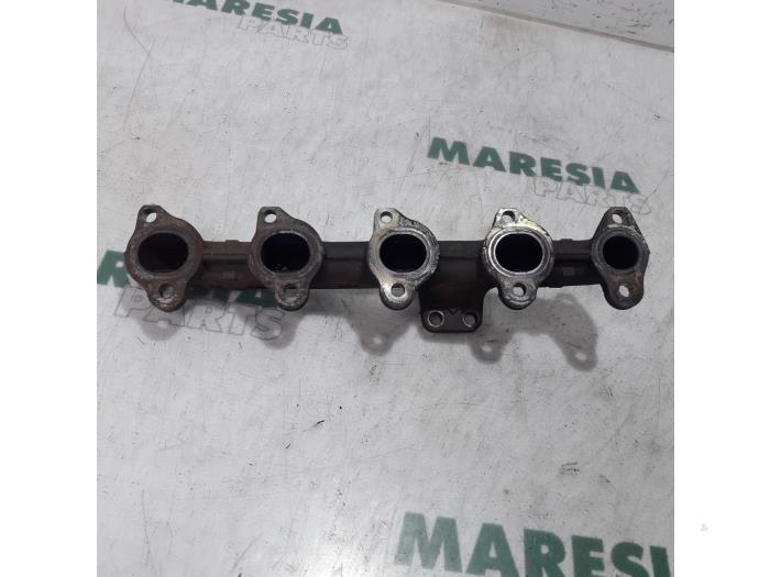 Gebrauchte Abgaskrümmer Peugeot 3008 I (0U/HU) 1.6 HDiF 16V Preis € 24,95 Margenregelung angeboten von Maresia Parts