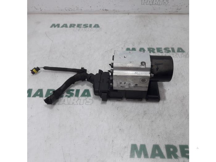 Begagnade ABS-pump Alfa Romeo 159 (939AX) 2.2 JTS 16V Pris € 119,99 Marginaltabell erbjuds av Maresia Parts