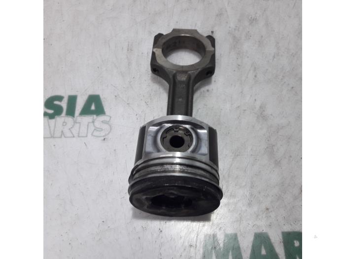 Usados Pistón Alfa Romeo 156 Sportwagon (932) 2.4 JTD Precio € 50,00 Norma de margen ofrecido por Maresia Parts