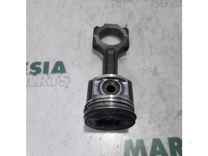 Usados Pistón Alfa Romeo 156 Sportwagon (932) 2.4 JTD Precio € 50,00 Norma de margen ofrecido por Maresia Parts