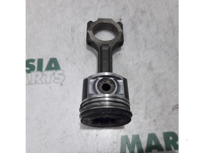 Usados Pistón Alfa Romeo 156 Sportwagon (932) 2.4 JTD Precio € 50,00 Norma de margen ofrecido por Maresia Parts