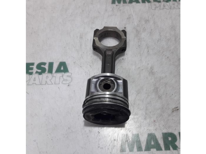 Usados Pistón Alfa Romeo 156 Sportwagon (932) 2.4 JTD Precio € 50,00 Norma de margen ofrecido por Maresia Parts