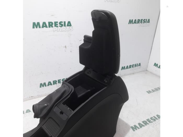 Armrest Alfa Romeo 159 2.2 JTS 16V - 156065428 - Maresia Parts