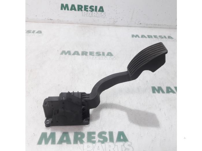 Begagnade Gaspedalsensor Fiat Punto Evo (199) 1.3 JTD Multijet 85 16V Euro 5 Pris € 15,00 Marginaltabell erbjuds av Maresia Parts
