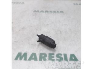Używane Pompa spryskiwacza przód Citroen Nemo (AA) 1.3 HDi 75 Cena € 25,00 Procedura marży oferowane przez Maresia Parts