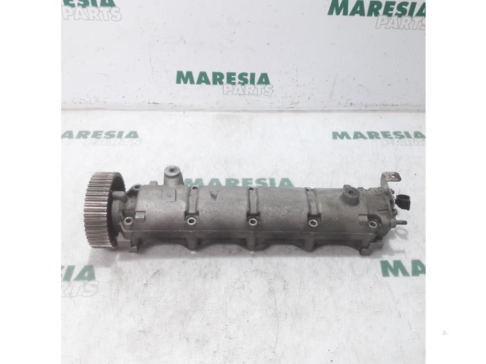 Usagé Arbre à cames Fiat Stilo (192A/B) 1.6 16V 3-Drs. Prix € 75,00 Règlement à la marge proposé par Maresia Parts
