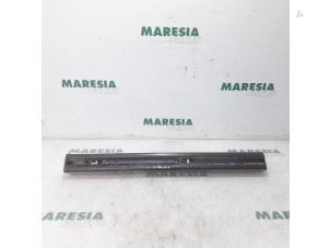 Used Seat rails, left Renault Espace (JK) 2.0 16V Turbo Price € 40,00 Margin scheme offered by Maresia Parts