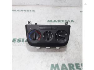 Usados Panel de control de calefacción Fiat Grande Punto (199) 1.3 JTD Multijet 16V 85 Actual Precio € 35,00 Norma de margen ofrecido por Maresia Parts