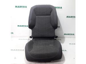 Używane Tapicerka fotela prawego Peugeot Partner Tepee (7A/B/C/D/E/F/G/J/P/S) 1.6 16V Phase 1 Cena € 75,00 Procedura marży oferowane przez Maresia Parts