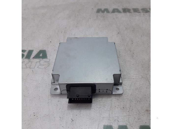 Używane Modul radiowy Fiat Qubo 1.3 D 16V Multijet Cena € 50,00 Procedura marży oferowane przez Maresia Parts