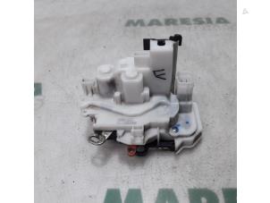 Gebrauchte Türschlossmechanik 2-türig links Fiat Qubo 1.3 D 16V Multijet Preis € 35,00 Margenregelung angeboten von Maresia Parts