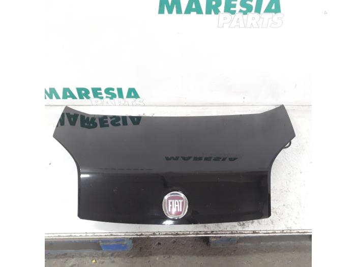 Używane Maska Fiat Qubo 1.3 D 16V Multijet Cena € 150,00 Procedura marży oferowane przez Maresia Parts