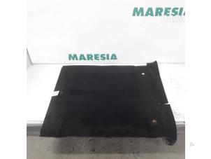 Używane Mata bagaznika Peugeot Partner Tepee (7A/B/C/D/E/F/G/J/P/S) 1.6 16V Phase 1 Cena € 75,00 Procedura marży oferowane przez Maresia Parts