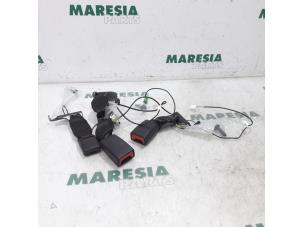 Used Rear seatbelt buckle, centre Fiat Panda (312) 0.9 TwinAir Turbo 85 Price € 131,25 Margin scheme offered by Maresia Parts
