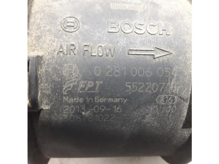 Airflow meter from a Fiat Doblo Cargo (263) 1.6 D Multijet 2014
