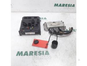 Usados Ordenador de gestión de motor Peugeot 206 CC (2D) 1.6 16V Precio € 210,00 Norma de margen ofrecido por Maresia Parts