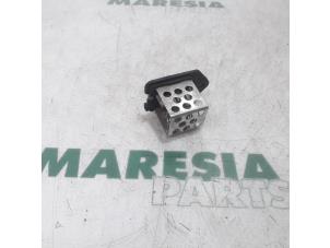 Usagé Résistance ventilateur Peugeot 206 CC (2D) 1.6 16V Prix € 25,00 Règlement à la marge proposé par Maresia Parts