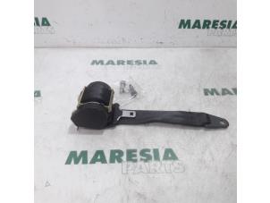 Used Rear seatbelt, left Peugeot 206 CC (2D) 1.6 16V Price € 50,00 Margin scheme offered by Maresia Parts