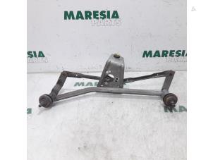 Used Wiper mechanism Peugeot 206 CC (2D) 1.6 16V Price € 25,00 Margin scheme offered by Maresia Parts