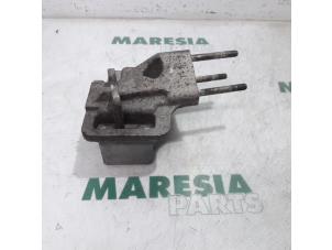 Usagé Support moteur Fiat Idea (350AX) 1.4 16V Prix € 25,00 Règlement à la marge proposé par Maresia Parts