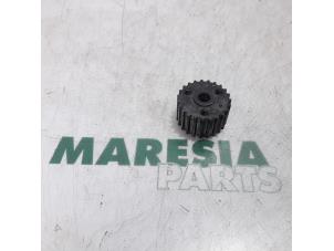Used Crankshaft pulley Fiat Idea (350AX) 1.4 16V Price € 35,00 Margin scheme offered by Maresia Parts