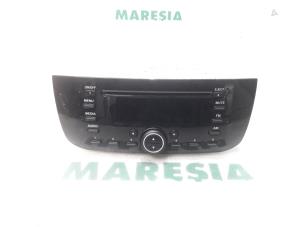 Używane Radioodtwarzacz CD Fiat Punto Evo (199) 1.3 JTD Multijet 85 16V Euro 5 Cena € 120,75 Procedura marży oferowane przez Maresia Parts