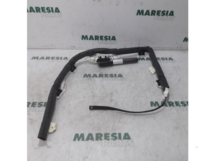 Używane Kurtyna prawa Fiat Punto Evo (199) 1.3 JTD Multijet 85 16V Euro 5 Cena € 40,00 Procedura marży oferowane przez Maresia Parts