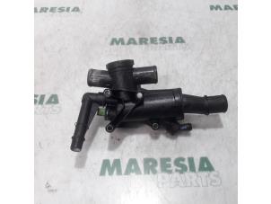 Used Thermostat housing Peugeot 407 SW (6E) 2.0 HDiF 16V Price € 30,00 Margin scheme offered by Maresia Parts