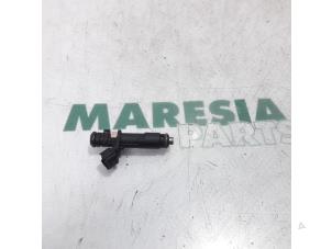 Usagé Injecteur (injection essence) Citroen C4 Grand Picasso (UA) 1.8 16V Prix € 25,00 Règlement à la marge proposé par Maresia Parts