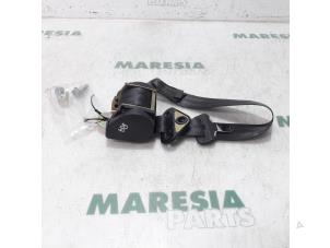 Gebrauchte Sicherheitsgurt rechts hinten Peugeot 106 II 1.4 XN,XR,XT Preis € 25,00 Margenregelung angeboten von Maresia Parts