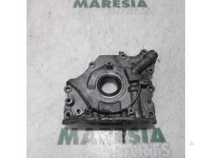 Used Oil pump Peugeot 207 SW (WE/WU) 1.6 HDi 16V Price € 50,00 Margin scheme offered by Maresia Parts