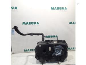 Used Tank Fiat Scudo (270) 2.0 D Multijet Price € 254,10 Inclusive VAT offered by Maresia Parts