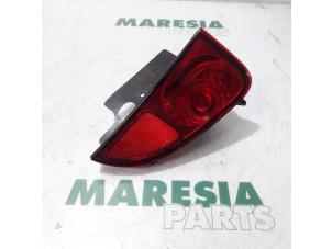 Używane Tylne swiatlo przeciwmgielne Renault Espace (JK) 2.0 16V Turbo Cena € 10,00 Procedura marży oferowane przez Maresia Parts