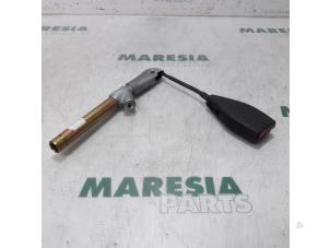 Used Seatbelt tensioner, left Renault Espace (JK) 2.0 16V Turbo Price € 35,00 Margin scheme offered by Maresia Parts