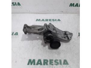 Used Support (miscellaneous) Renault Megane III Grandtour (KZ) 1.5 dCi 110 Price € 35,00 Margin scheme offered by Maresia Parts