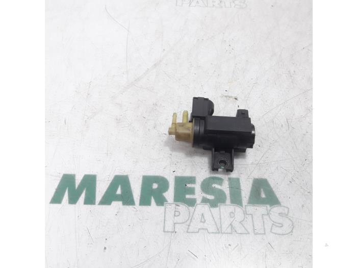 Usagé Régulateur pression turbo Renault Megane III Grandtour (KZ) 1.5 dCi 110 Prix € 35,00 Règlement à la marge proposé par Maresia Parts