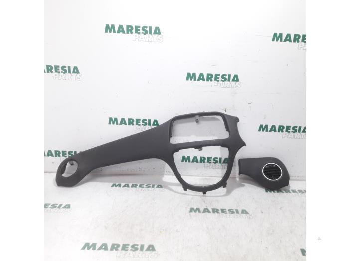 Używane Panel Fiat Punto Evo (199) 1.3 JTD Multijet 85 16V Euro 5 Cena € 75,00 Procedura marży oferowane przez Maresia Parts