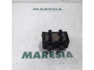 Używane Zestaw cewek zaplonowych Renault Twingo II (CN) 1.2 Cena € 20,00 Procedura marży oferowane przez Maresia Parts