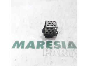 Used Cooling fan resistor Renault Espace (JK) 2.0 16V Turbo Price € 25,00 Margin scheme offered by Maresia Parts